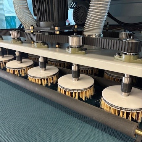 Borstelmachine voor houtbewerking​